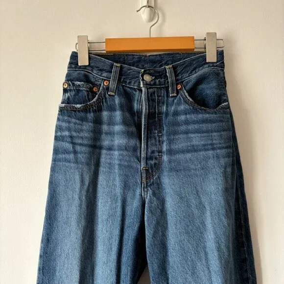 Levi's Loose Kick Flare High Rise Raw Hem Denim Jean Size 27 - Picture 2 of 6